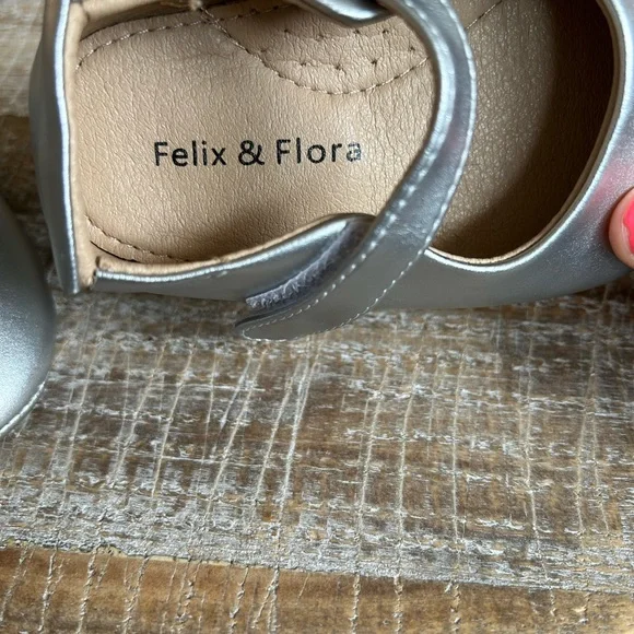 Brand new Silver Dress Shoes- Baby Girl - Picture 2 of 9